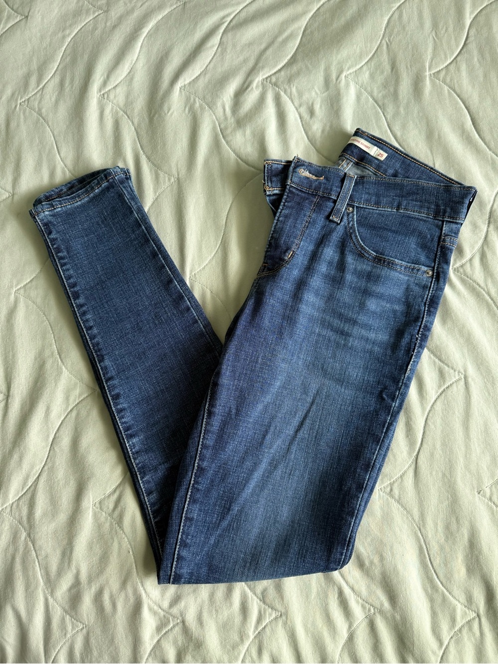 Levi’s 311 Shaping Skinny Jean size 25